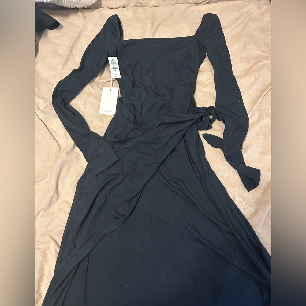 aritzia Saturn long sleeve Midi Dress